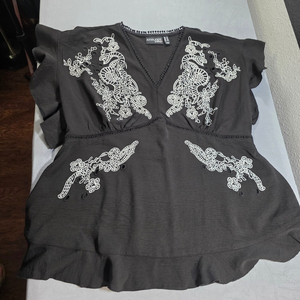 Attitudes by Renee Black Embroidered Peplum Blouse V-Neck Ruffle Sleeve Small‎